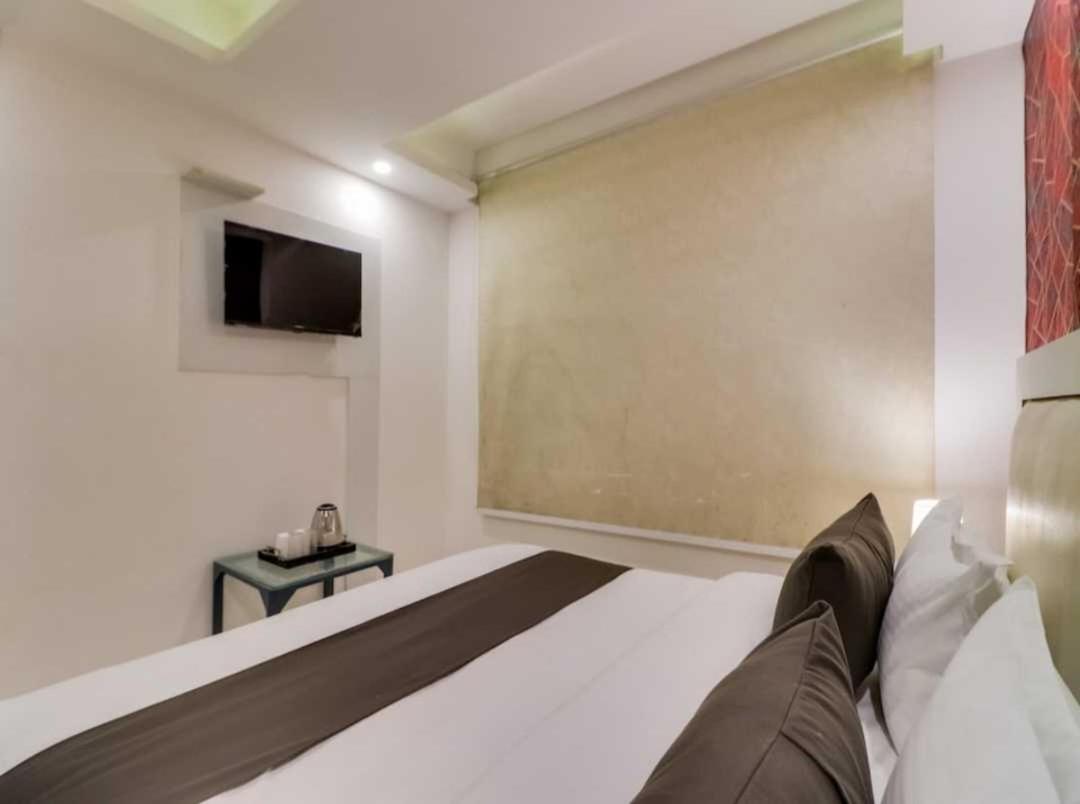 Hotel O Galaxy Stay Нью-Дели Экстерьер фото