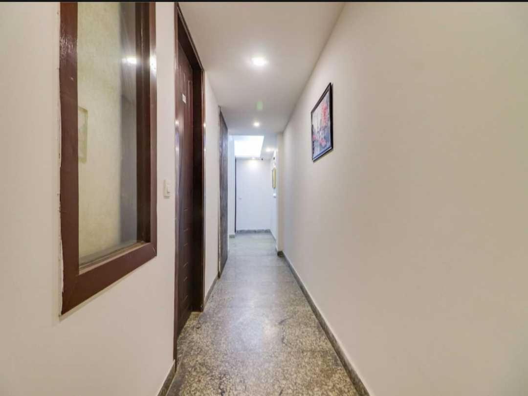 Hotel O Galaxy Stay Нью-Дели Экстерьер фото